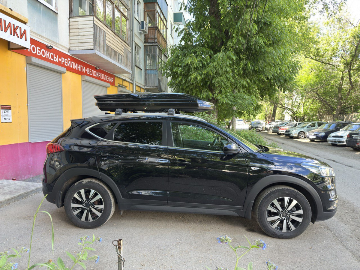 Автобокс чёрный глянец CYBORT JAZZ быстросъемные крепления Автобокс чёрный глянец CYBORT JAZZ быстросъемные крепления